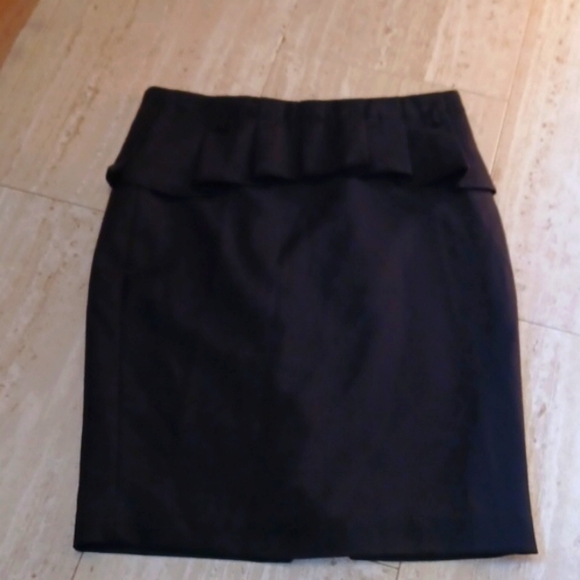 The Limited Dresses & Skirts - The Limited Ruffled Top Black Pencil Skirt